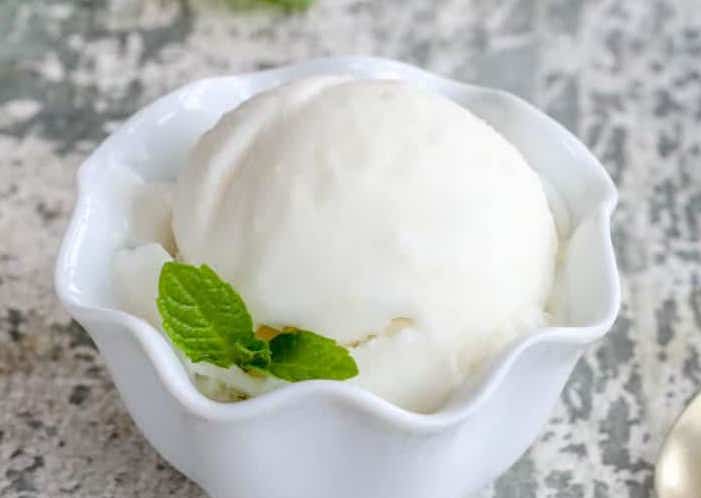 Whip Up Refreshing Pineapple Mint Gelato: Your Easy Mojito Frozen Treat